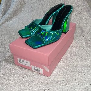 COPY - Intentionally “Jackson” Color:Teal Size: 6.5